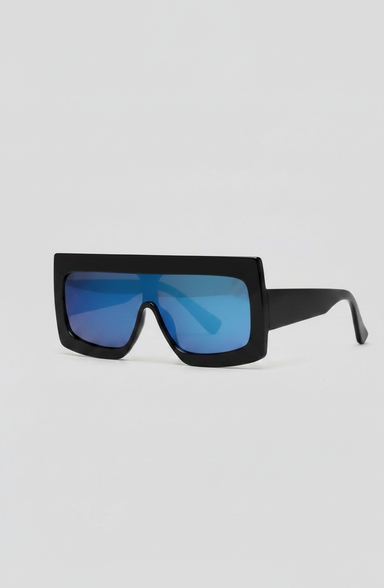 Polaroid Lens sunglasses with a thick black rectangle frame